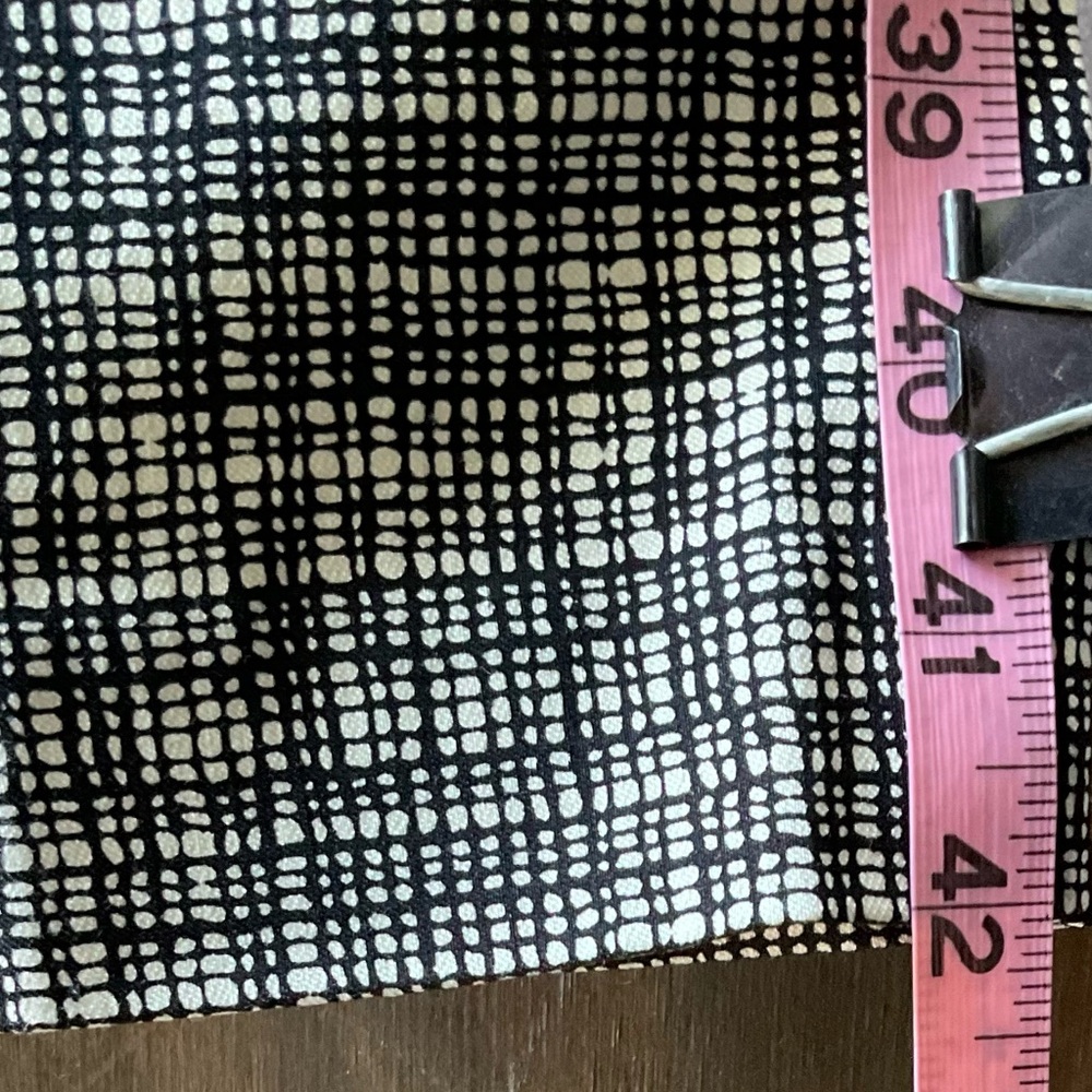 New York & Company Black and White Textured Cropped Pants - Picture 5 of 11